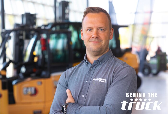 Nicklas Joelsson Behind the truck