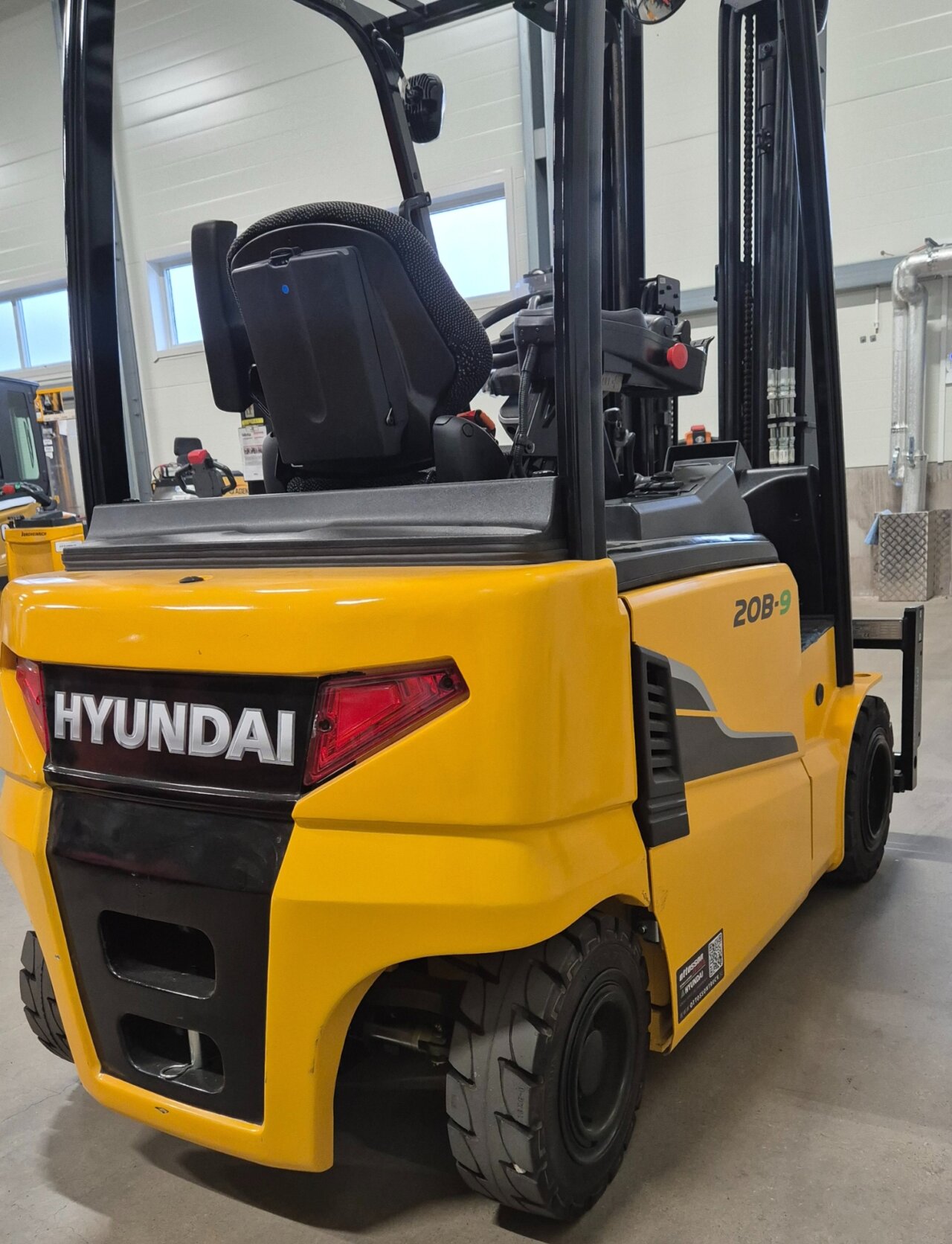 Hyundai 20B-9 2233