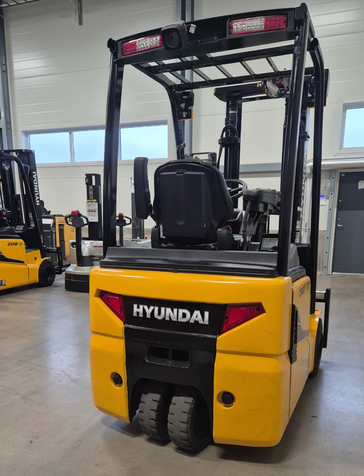 Hyundai 15BT-9U 2027