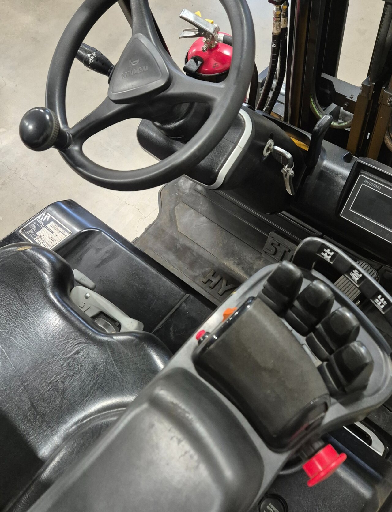 Hyundai 15BT-9U 2027