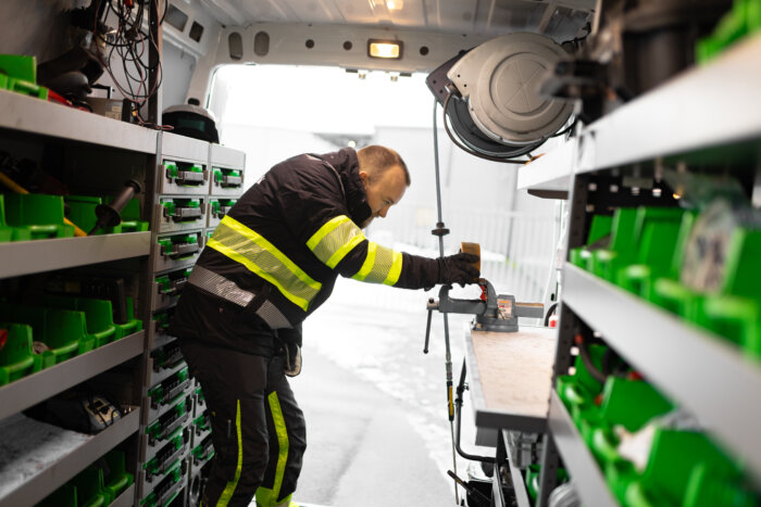 Behind the truck Tobias