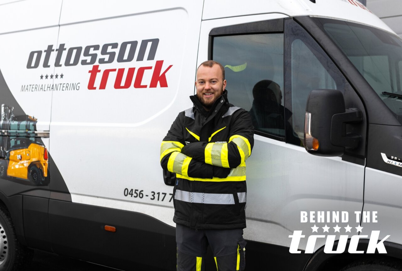 Behind the truck Tobias