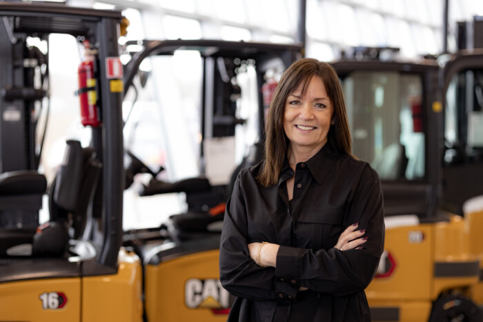 Anneth Hermansson behind the truck 